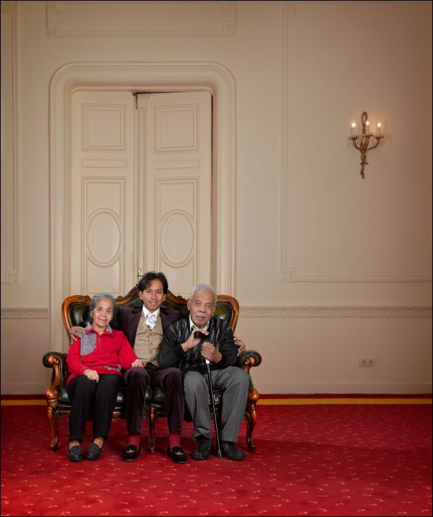 Wibi Soerjadi met zijn ouders
